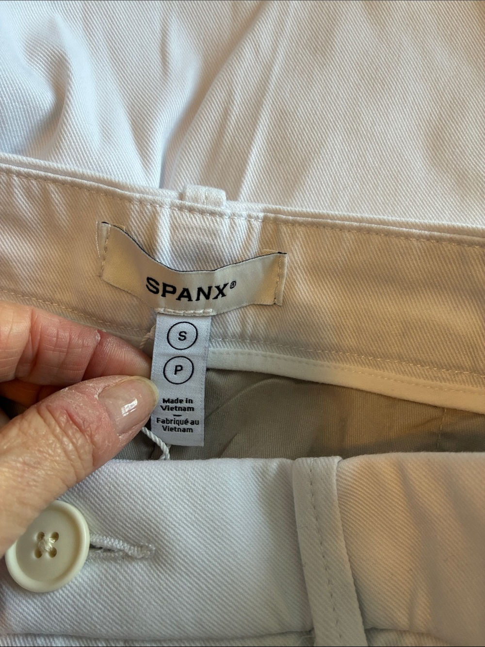 SPANX supersmooth™ Stretch Twill Shorts White flat front Sz S - Picture 10 of 11